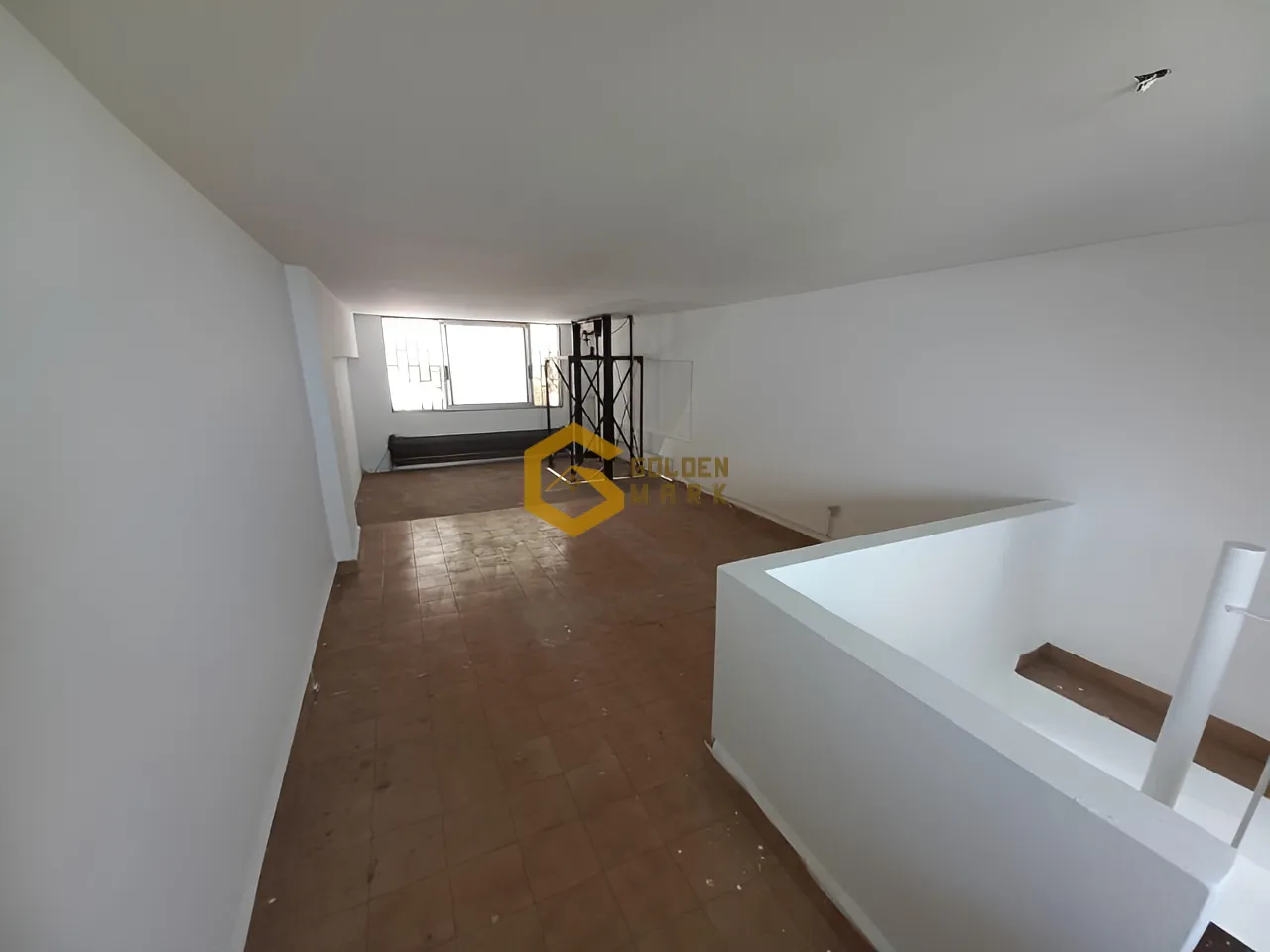 Shop for rent in Cornet Chahwan