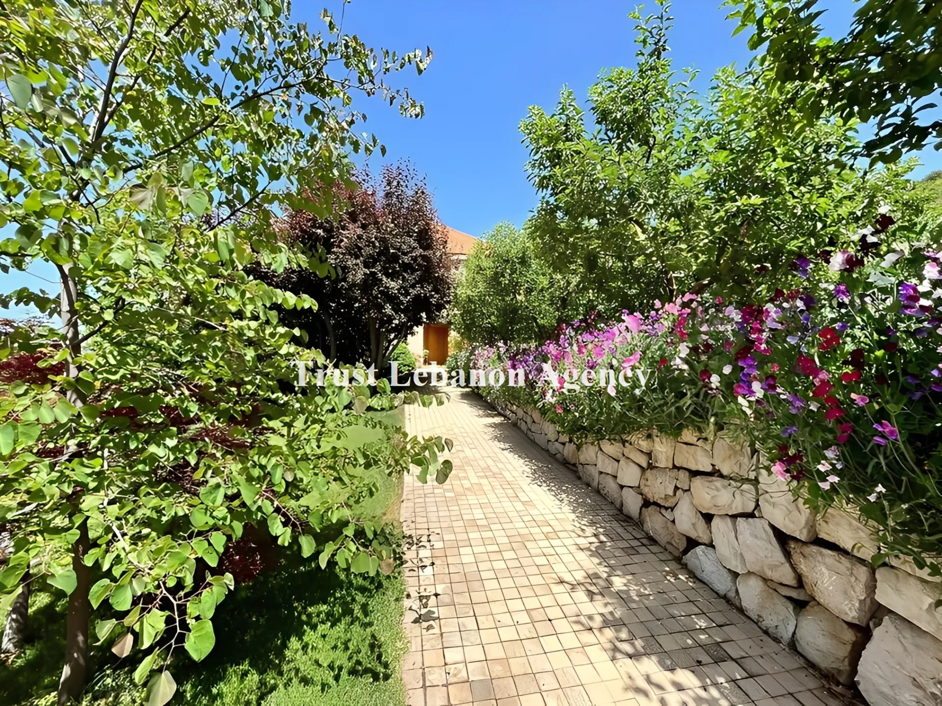 Villa for Sale in Metn Baskinta Lebanon