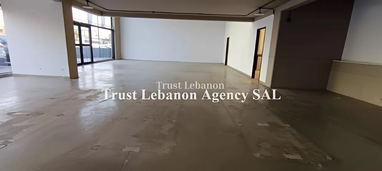 Showroom for rent in Dbayeh