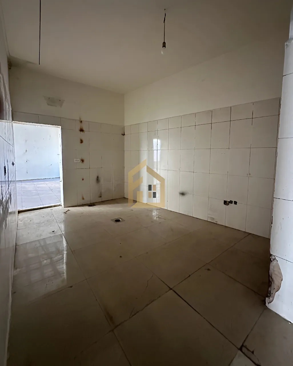 Shop for rent in Mar Takla, Hazmieh