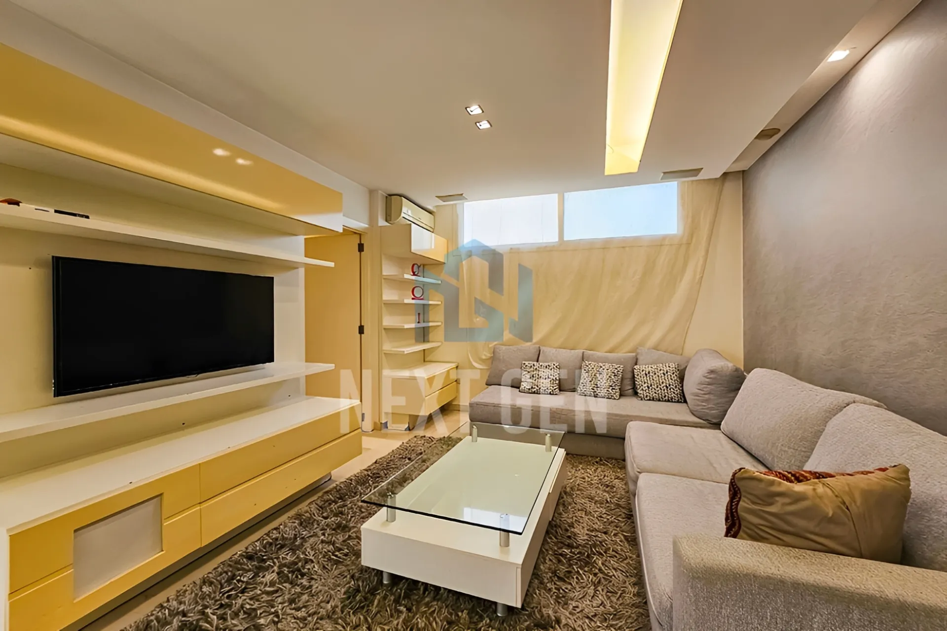 Apartment for rent in Ain Al Mraiseh, Beirut, Lebanon - 3 bed, 4 bath