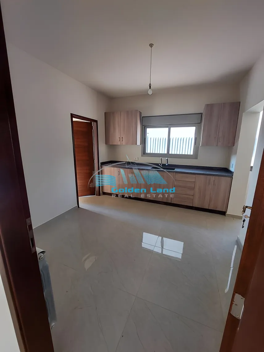 Apartment for Sale in Qornet El Hamra, Lebanon - 3 bed, 3 bath