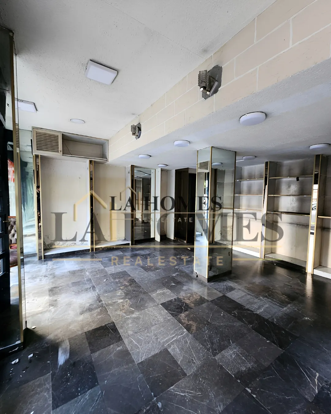 Shop for sale in Hamra
