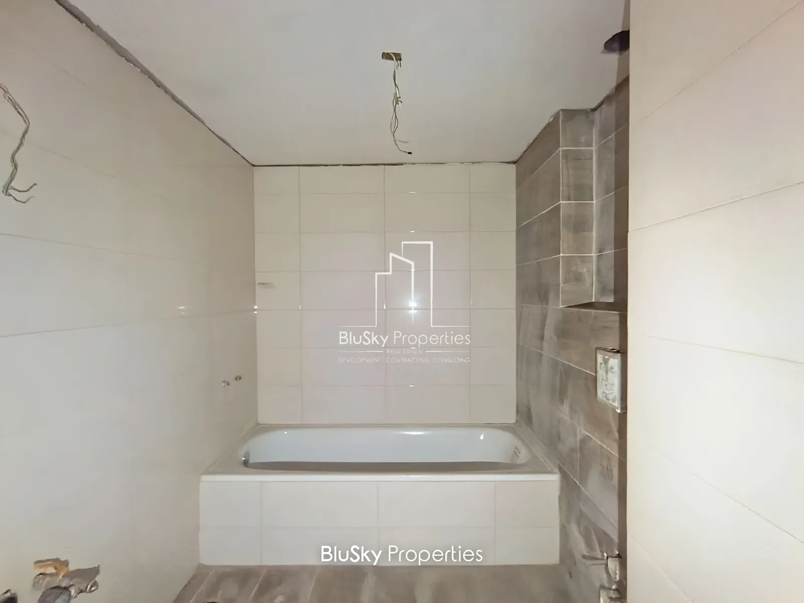Apartment for Sale in Haret Sakher