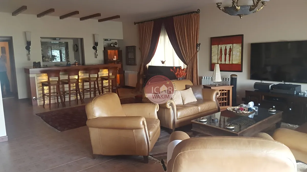 Triplex for Sale in Montiverdi