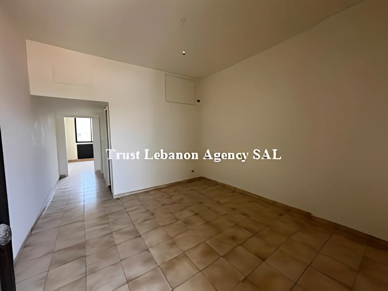 Office for rent in Metn, Sin El Fil