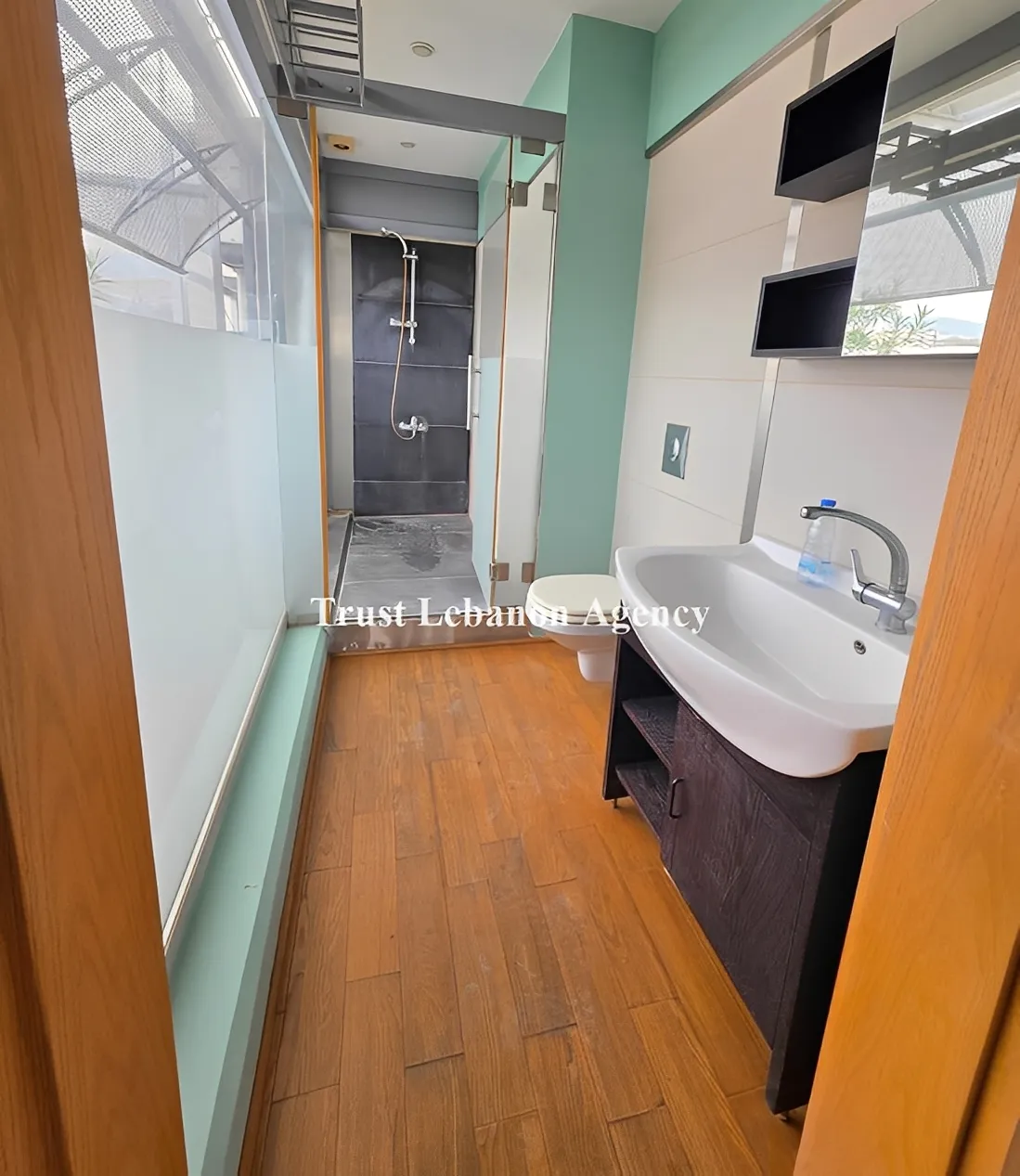 Office for rent in Metn, Mkalles