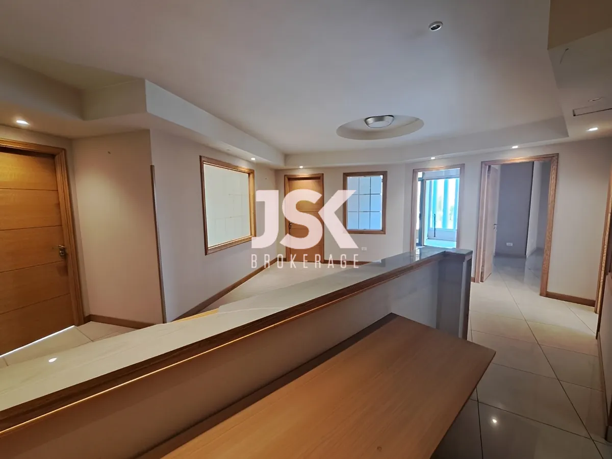 Office for rent in Dekwaneh