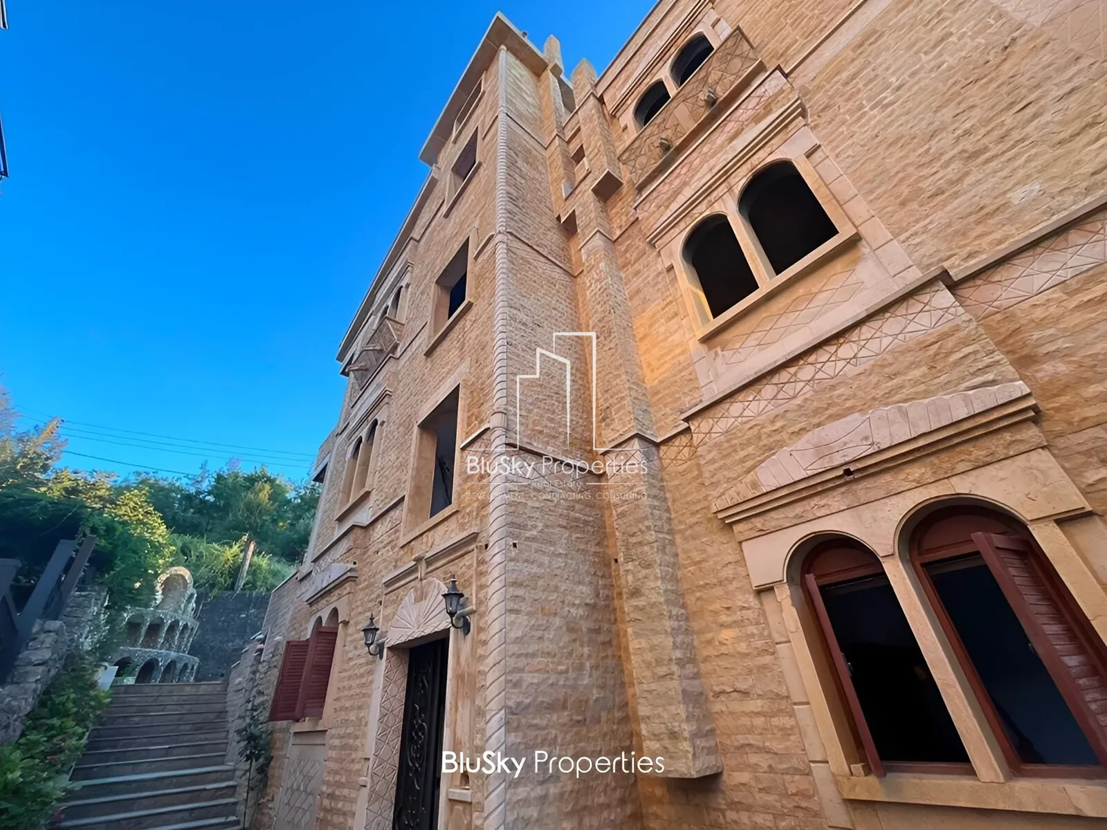Villa for Sale in Zebdine - 7 bed, 7 bath