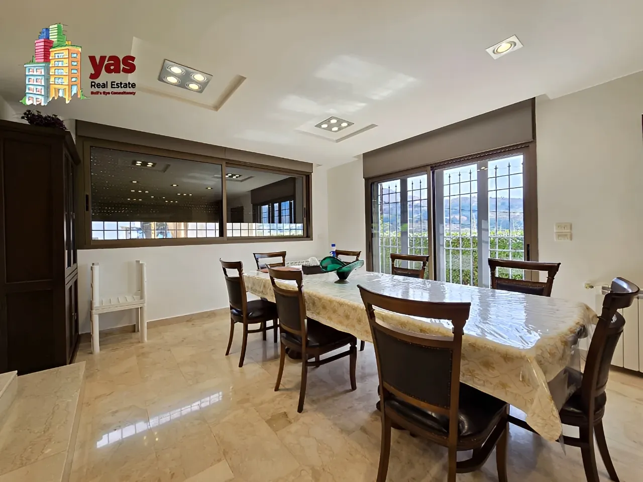 Villa for Sale in Kfardebian