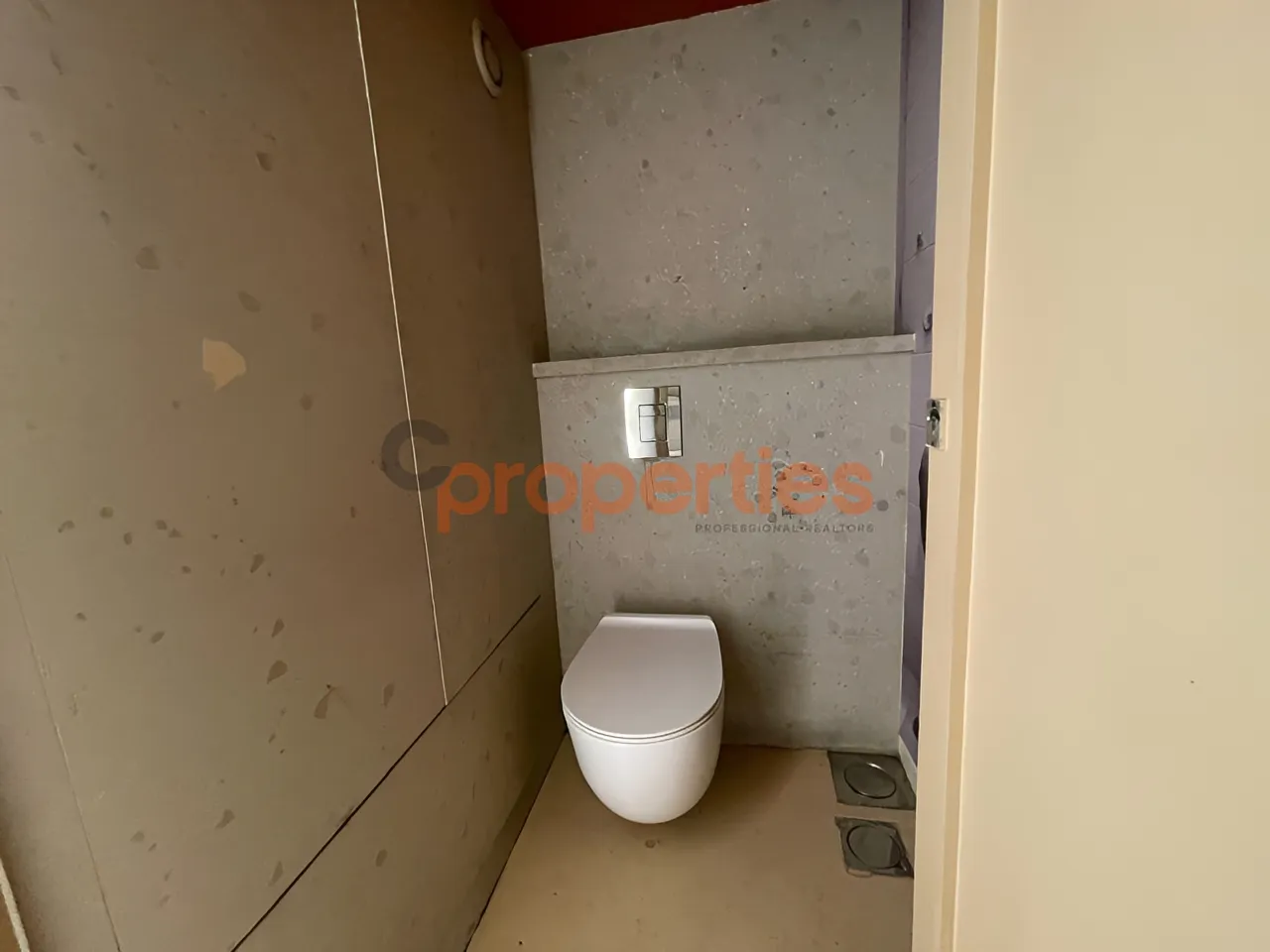 Restaurant for Rent in Saifi Village