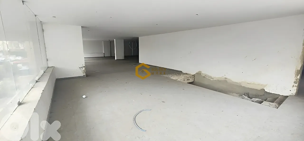 Showroom for sale in Baouchriyeh