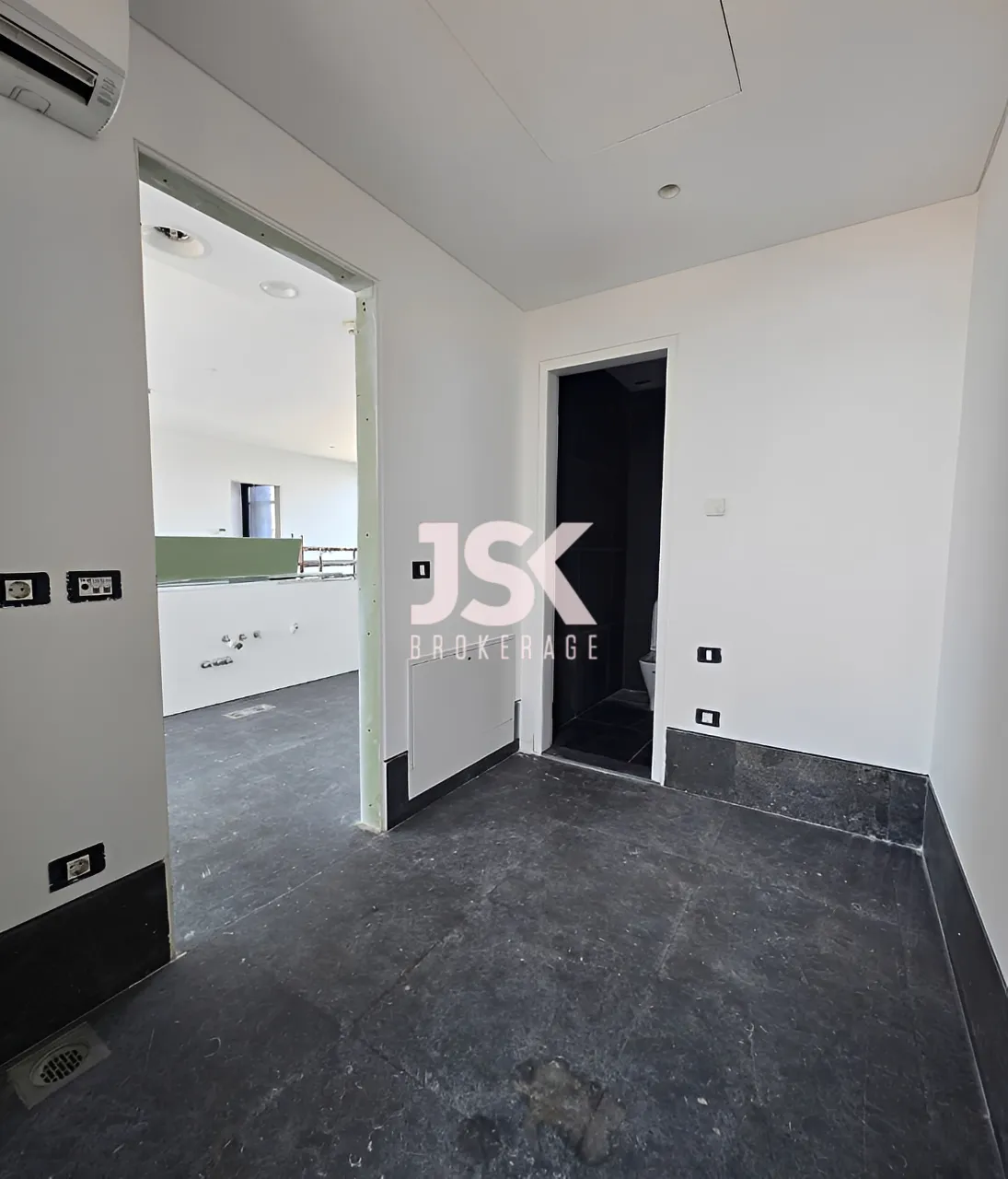 Apartment for Sale in Saifi Village
