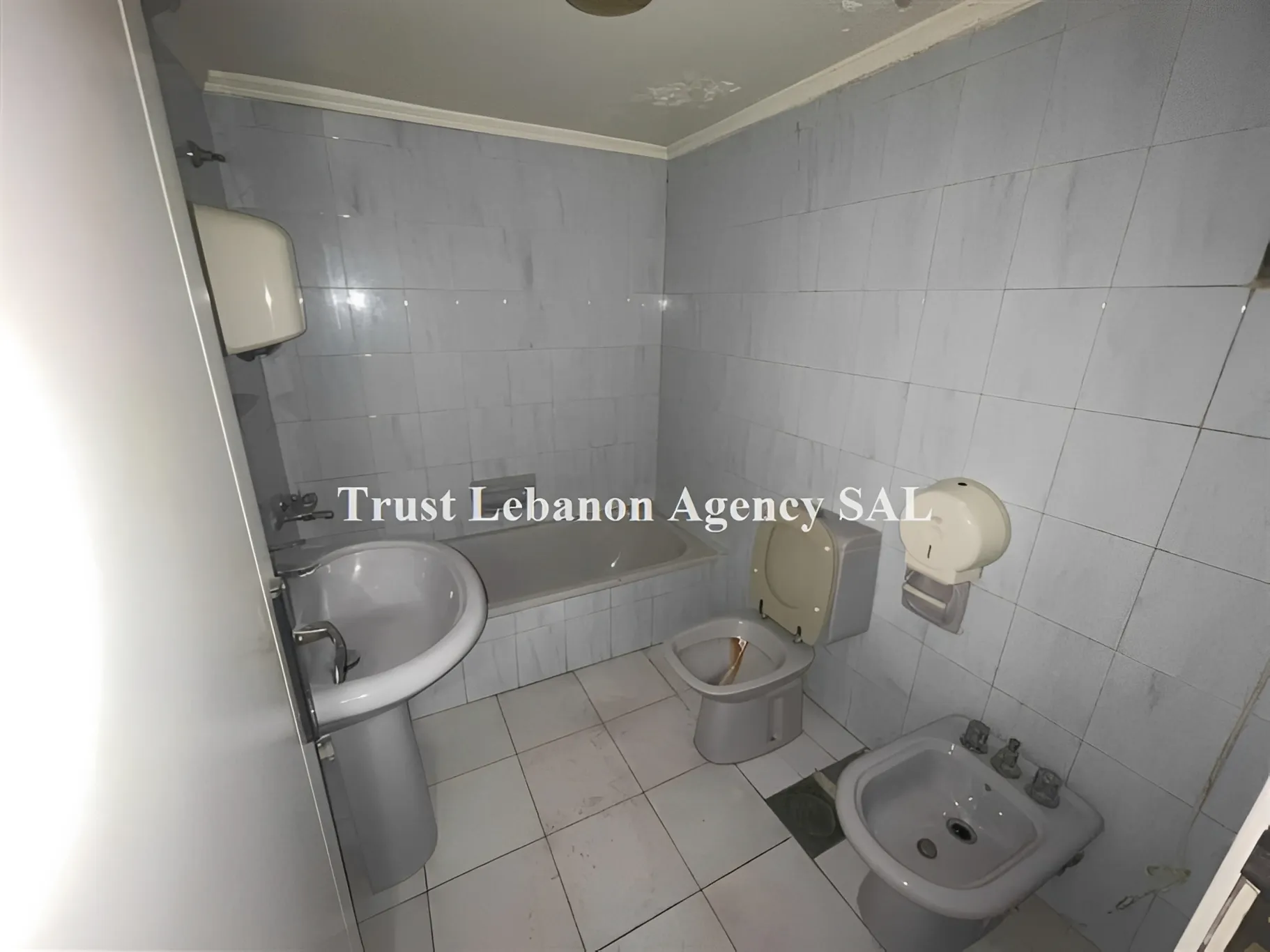 Apartment for Sale in Koraytem Beirut Lebanon - 4 bed, 4 bath