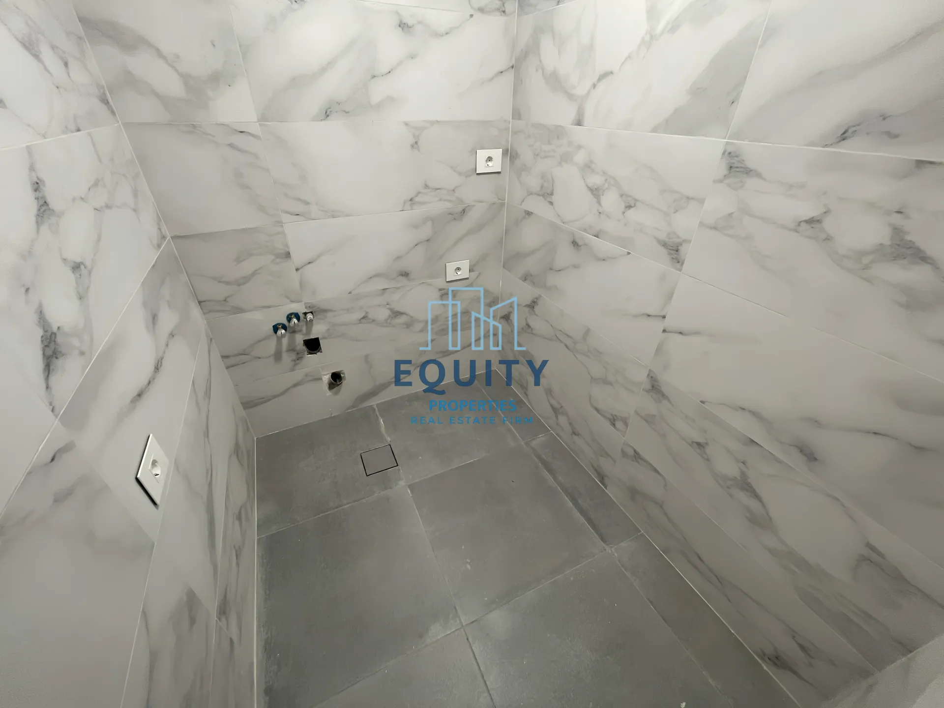 Office for rent in Badaro