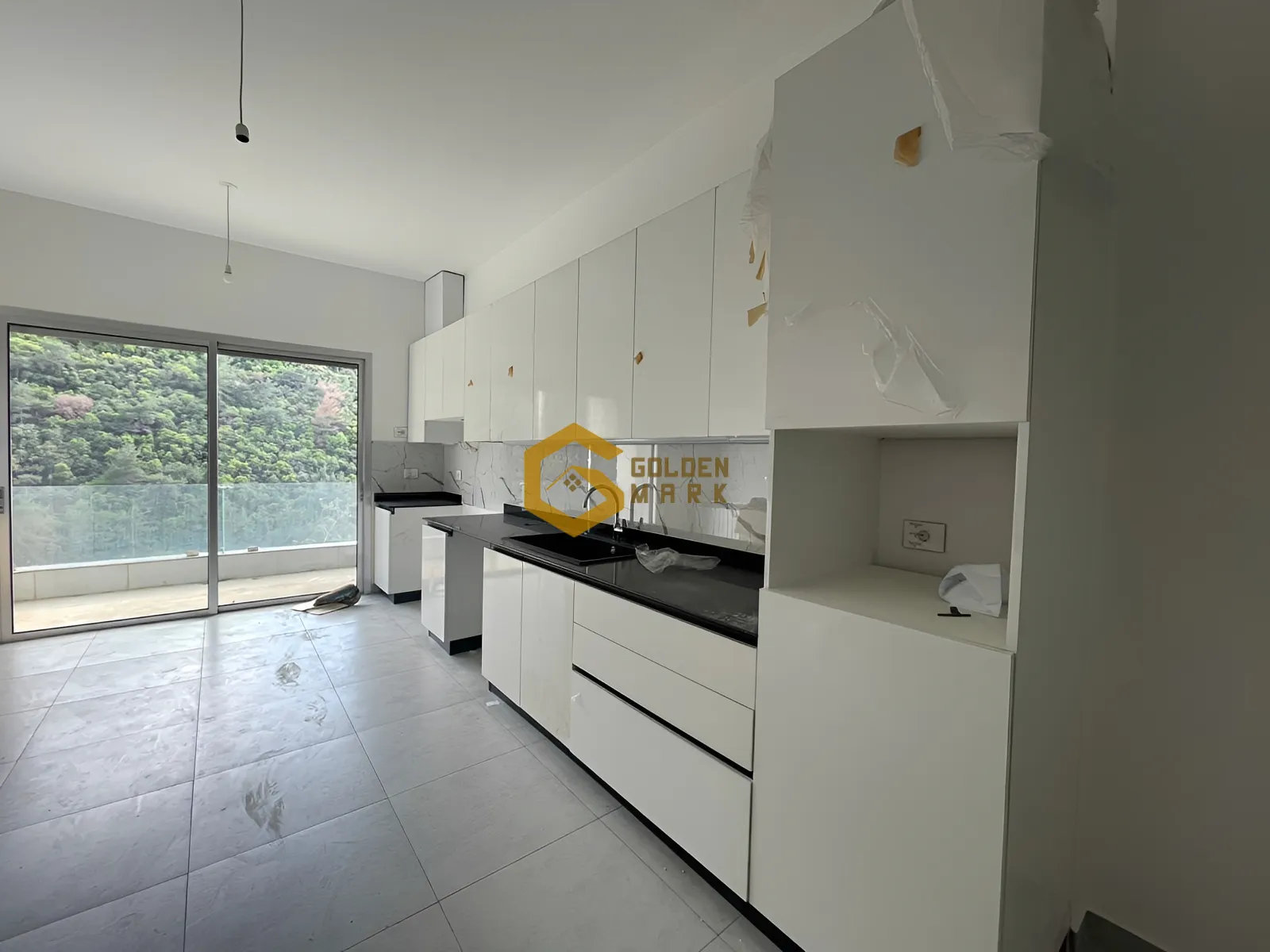 Apartment for Sale in Cornet Chahwan