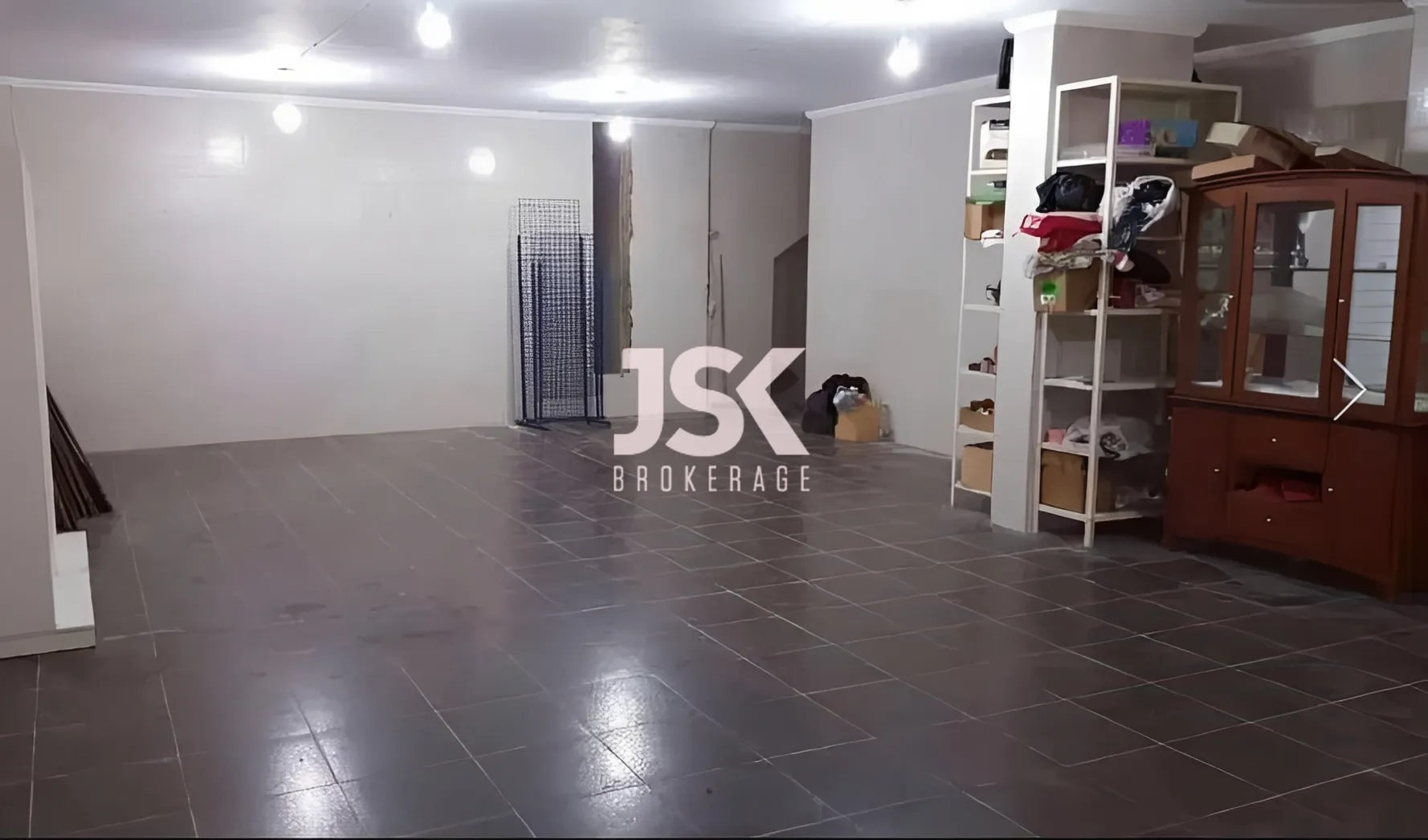 Warehouse for Sale in Mansourieh