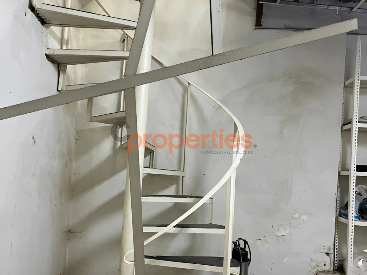 Shop for Rent in Remeil