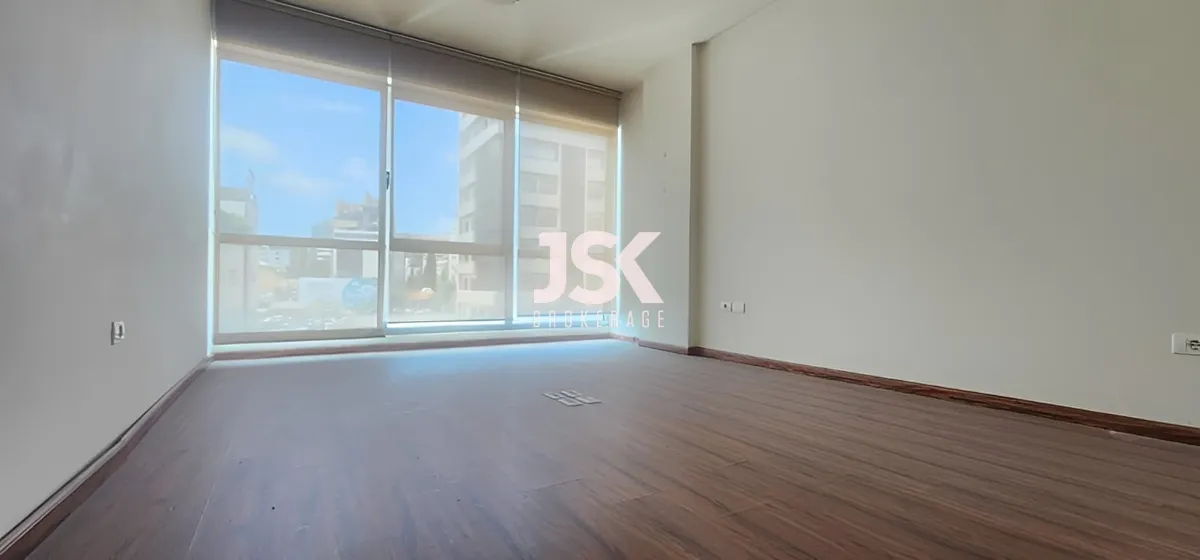 Office for rent in Sin El Fil