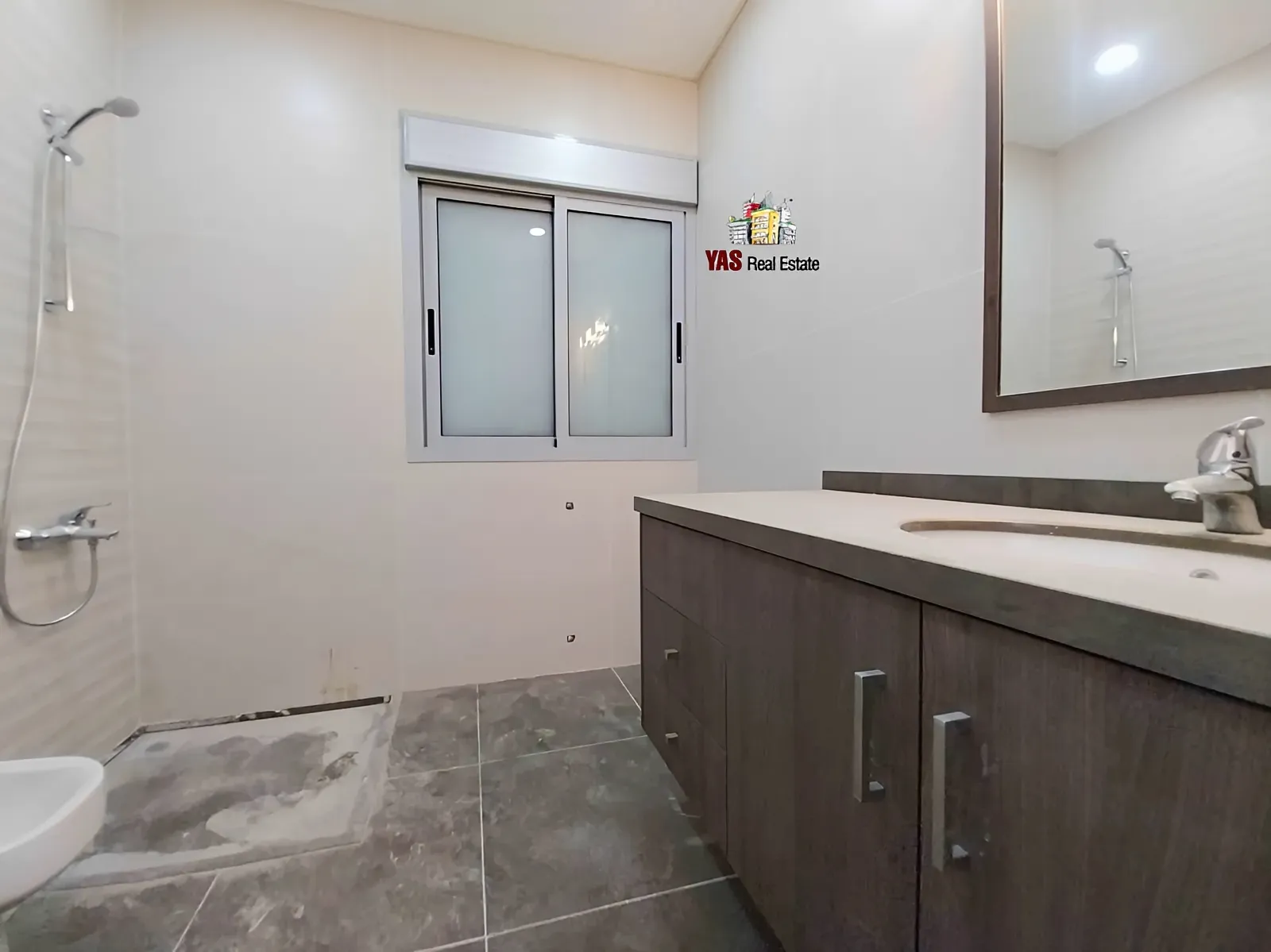 Apartment for Sale in Haret Sakhr
