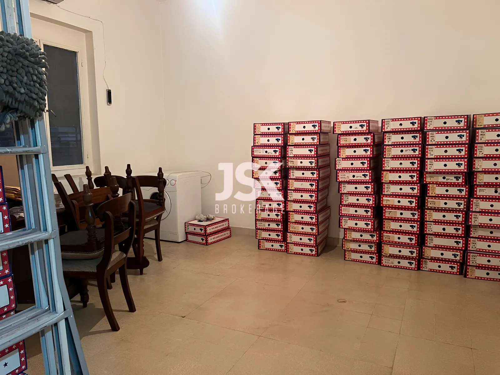 Apartment for Sale in Forn El Chebbak - 2 bed, 1 bath
