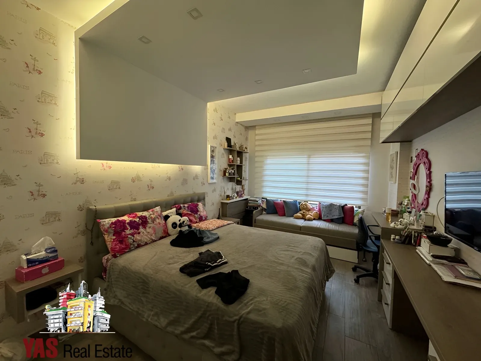 Apartment for Sale in Ballouneh - 3 bed, 4 bath