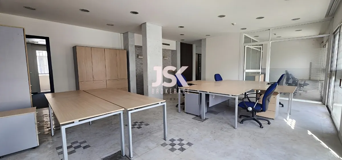 Office for rent in Sin El Fil