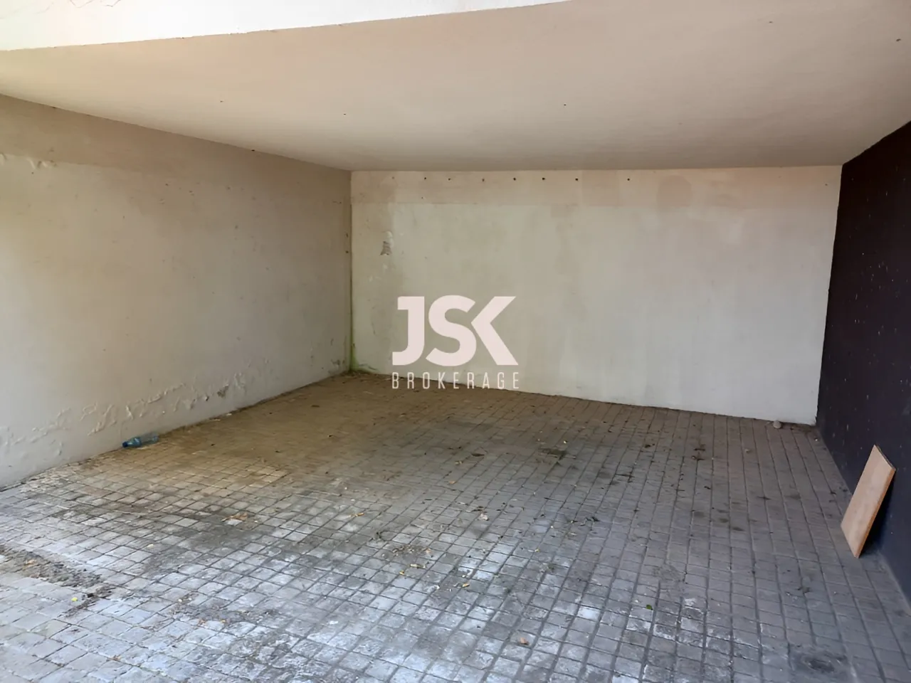 Apartment for Sale in Haret Sakher