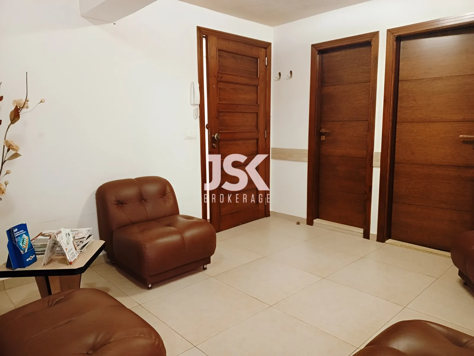Office for Sale in Aaqbiyeh