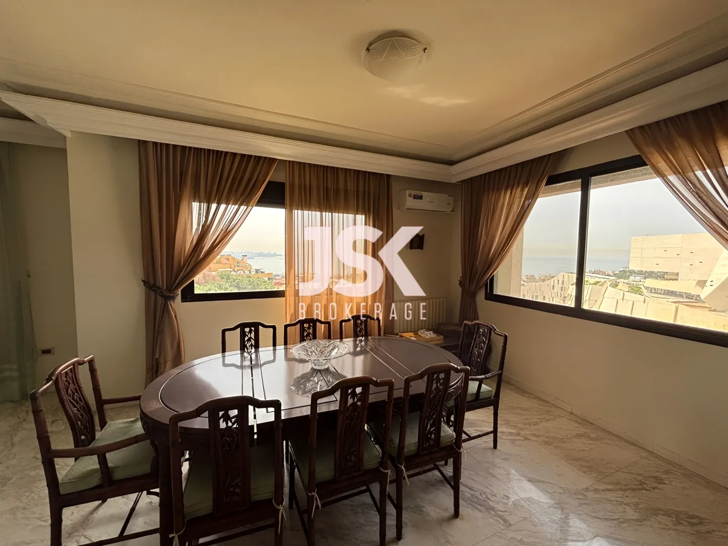 Apartment for rent in Aaoukar, Lebanon - 4 bed, 4 bath