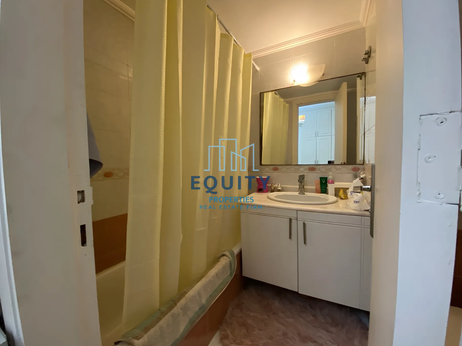 Apartment for sale in Zarif, Bayrut, Lebanon