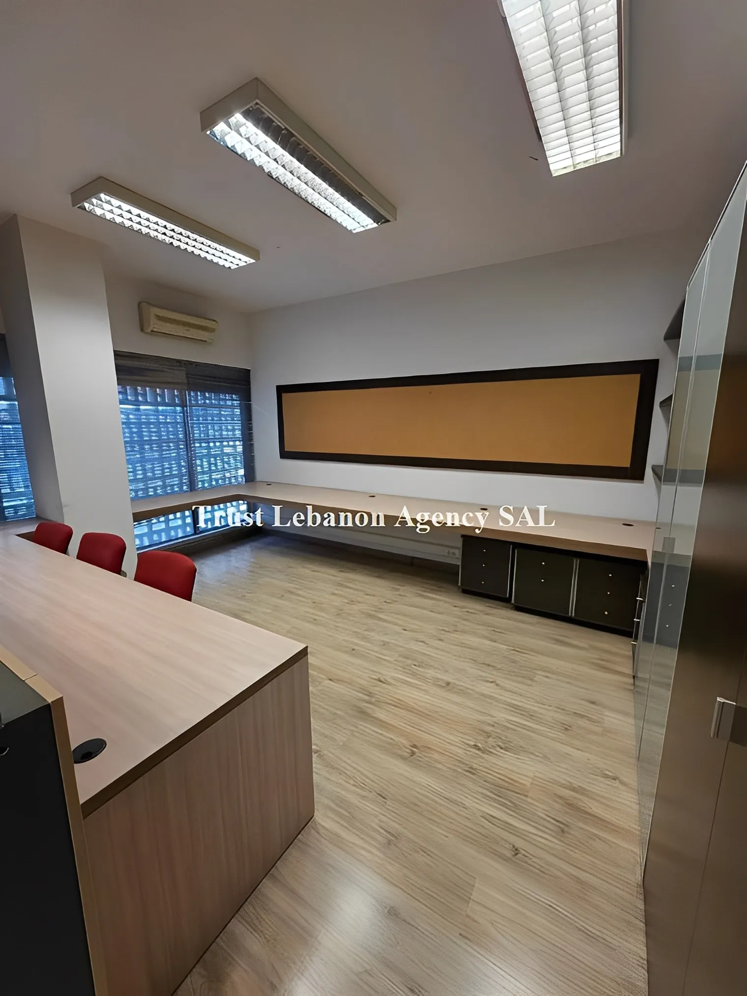 Office for rent in Metn, Horsh Tabet