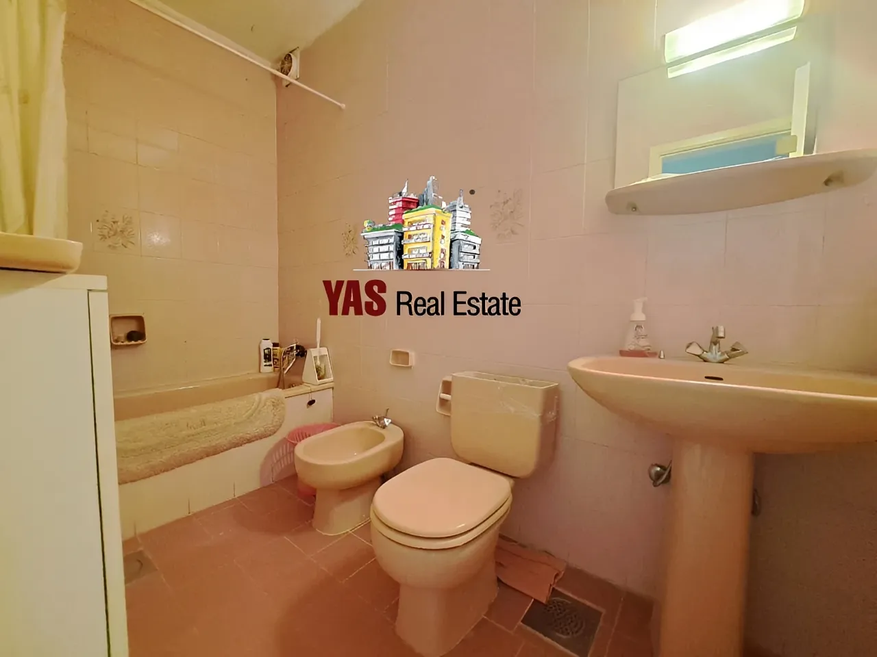 Chalet for Sale in Faytroun - 3 bed, 3 bath