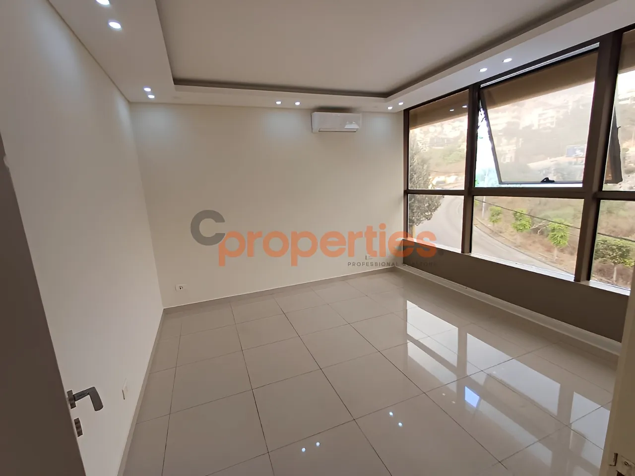 Office for Rent in Kfar Hbab