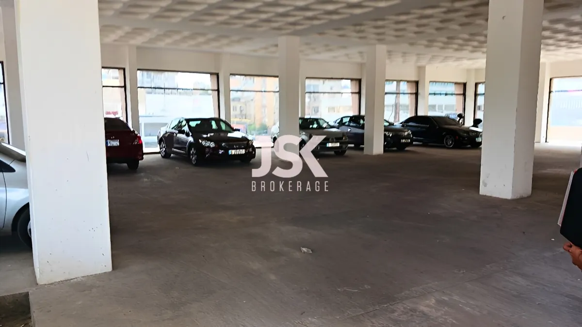 Commercial property for Rent in Daoura, Lebanon
