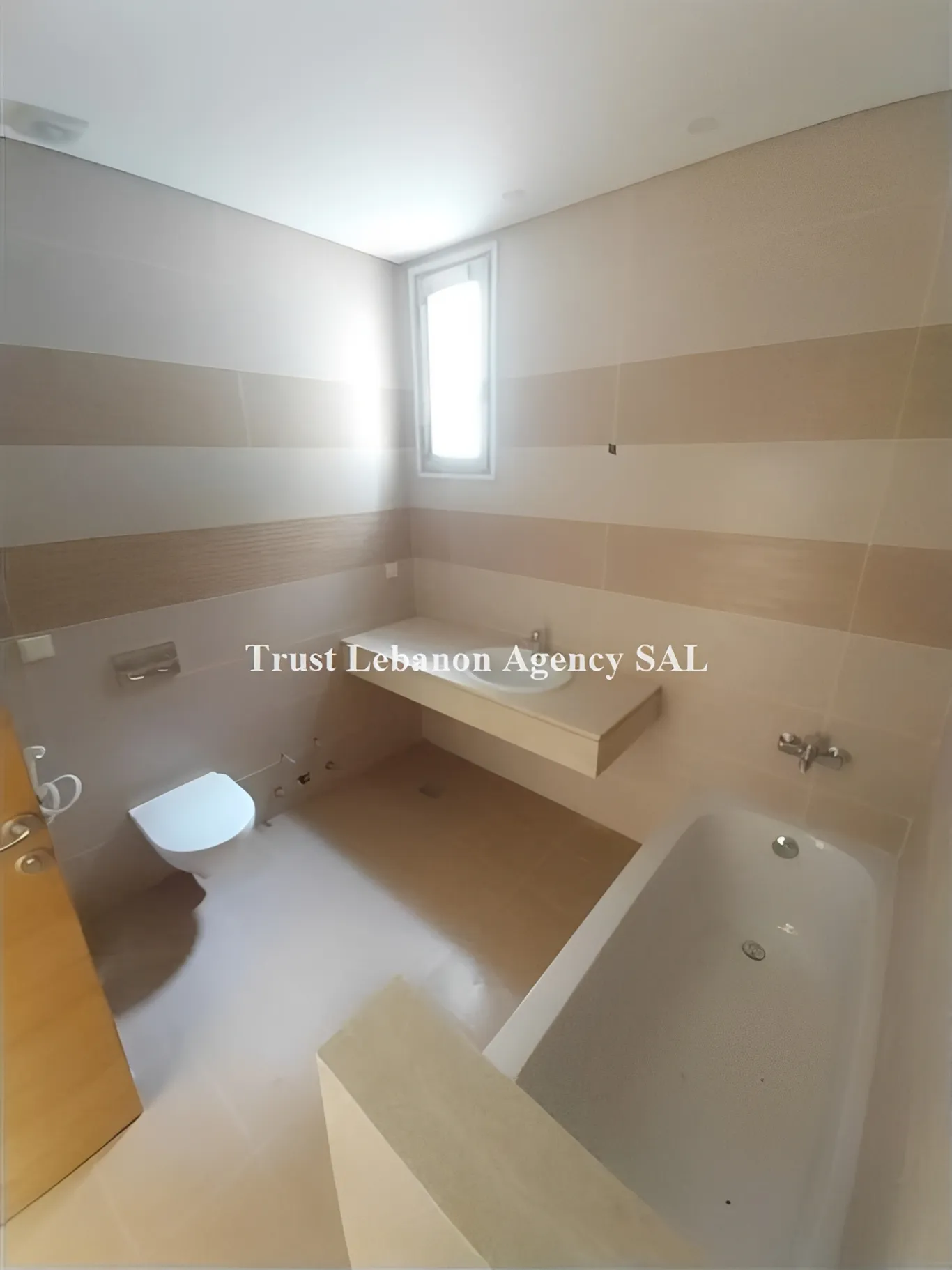 Apartment for Sale in Baabda, Louaizeh - 3 bed, 5 bath