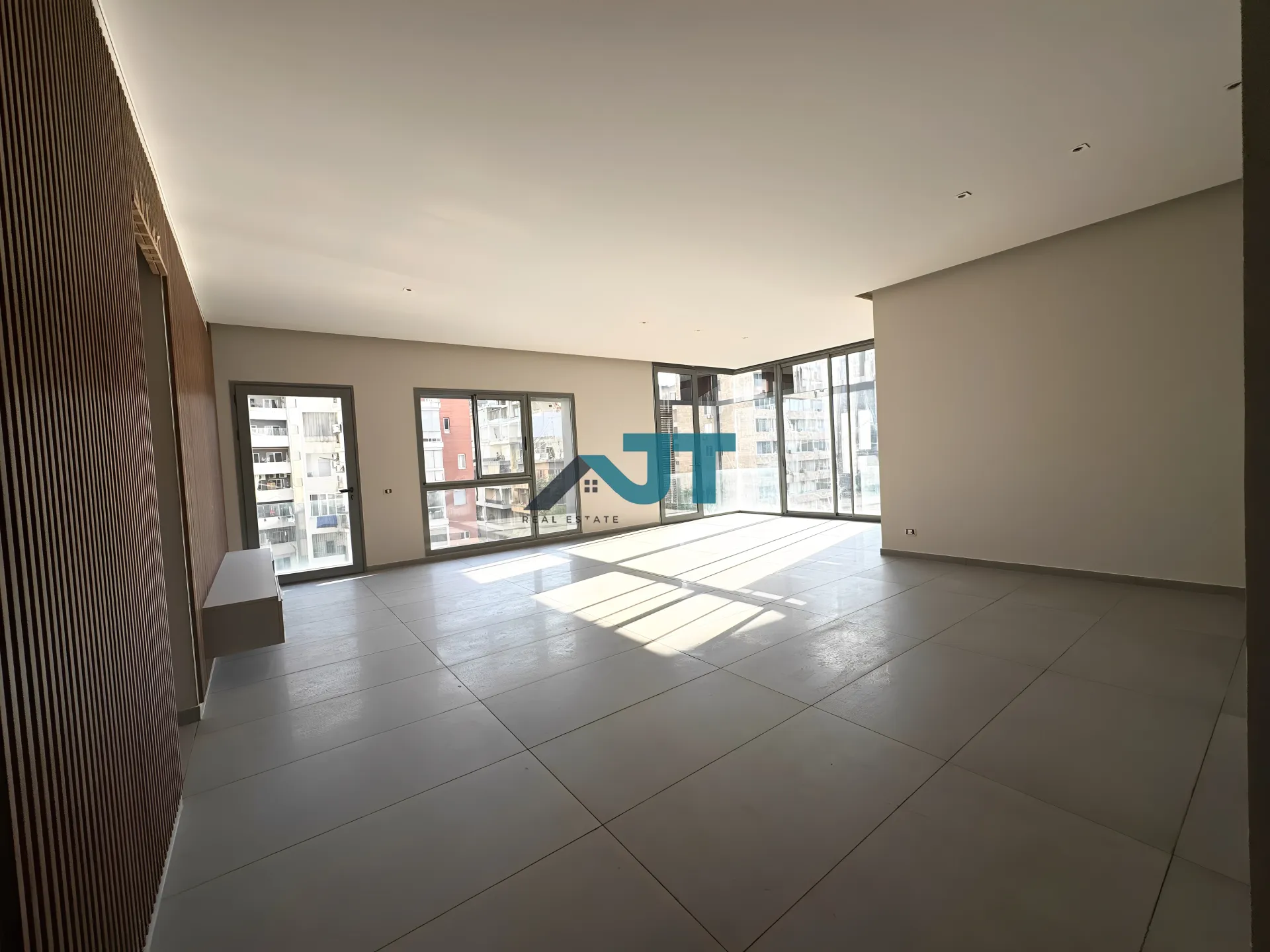 Apartment for Sale in Achrafieh - 2 bed, 3 bath
