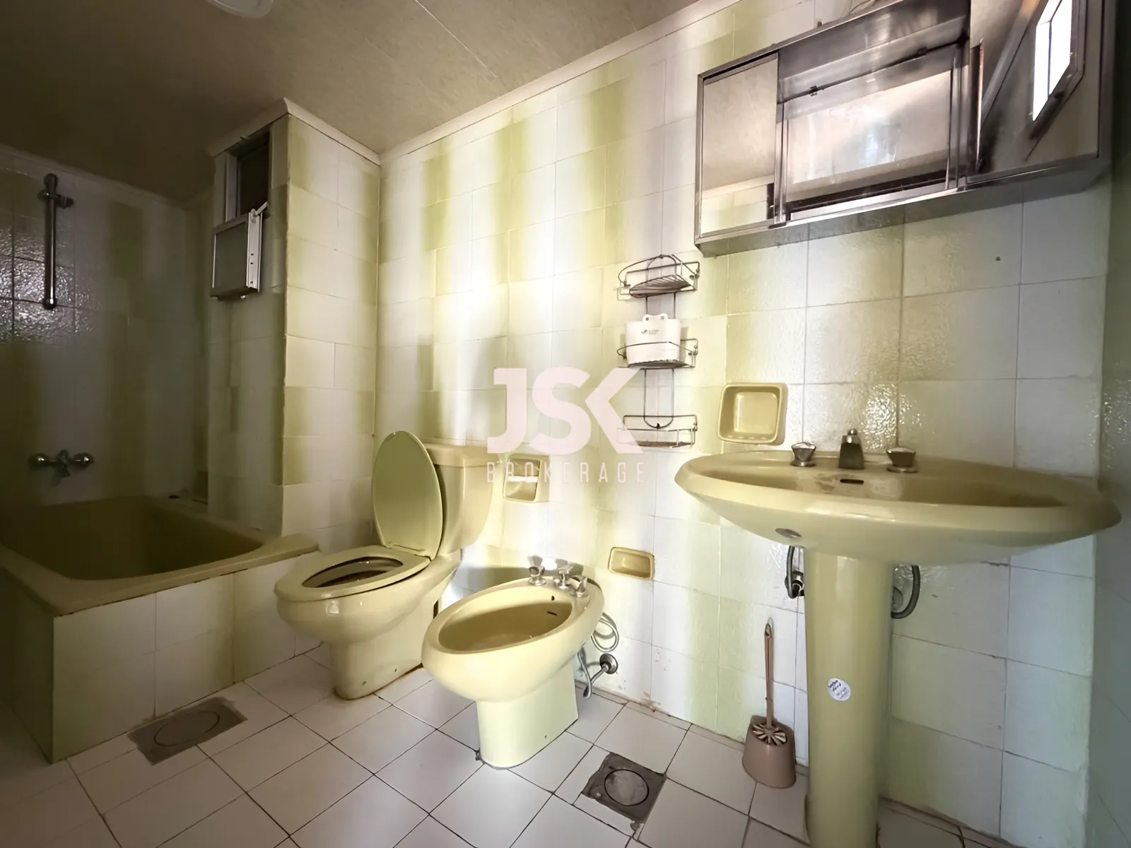 Apartment for Sale in Adonis
