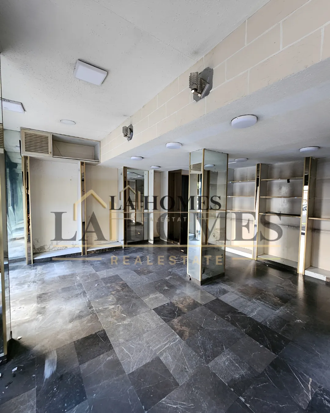 Shop for sale in Hamra