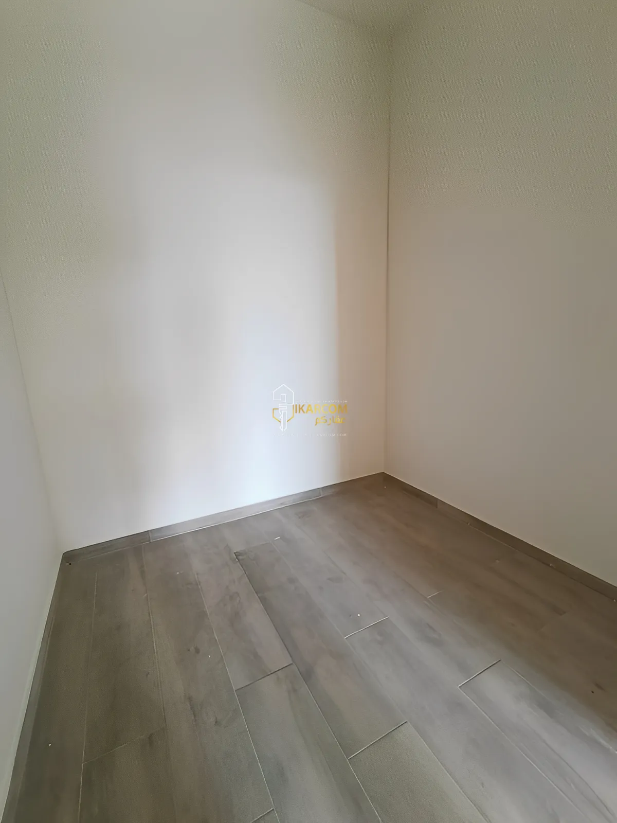 Apartment for Sale in Ain Saade - 4 bed, 6 bath