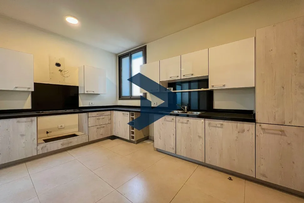 Apartment for rent in Achrafieh, Beirut, Lebanon - 2 bed, 4 bath