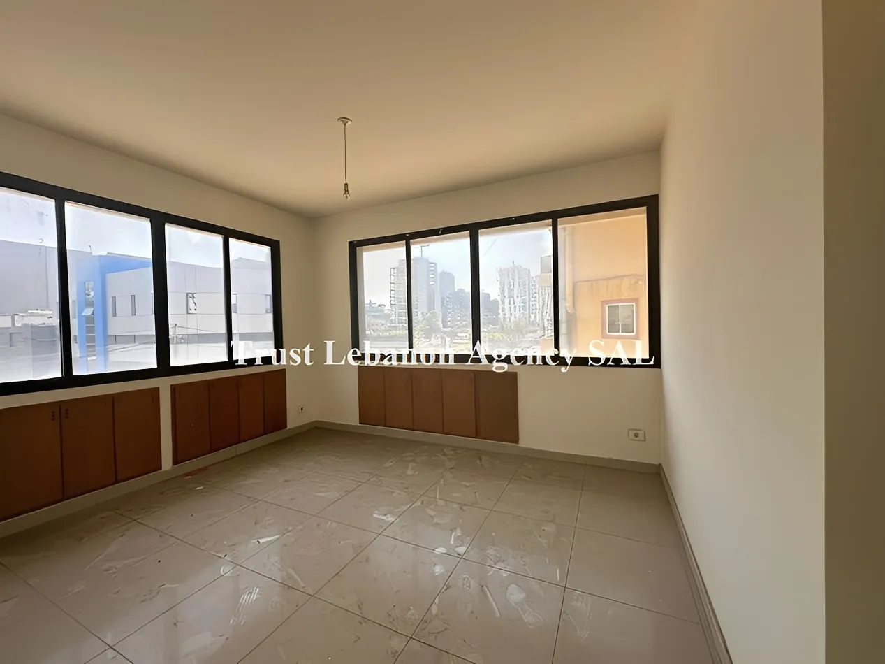 Office for rent in Metn, Sin El Fil