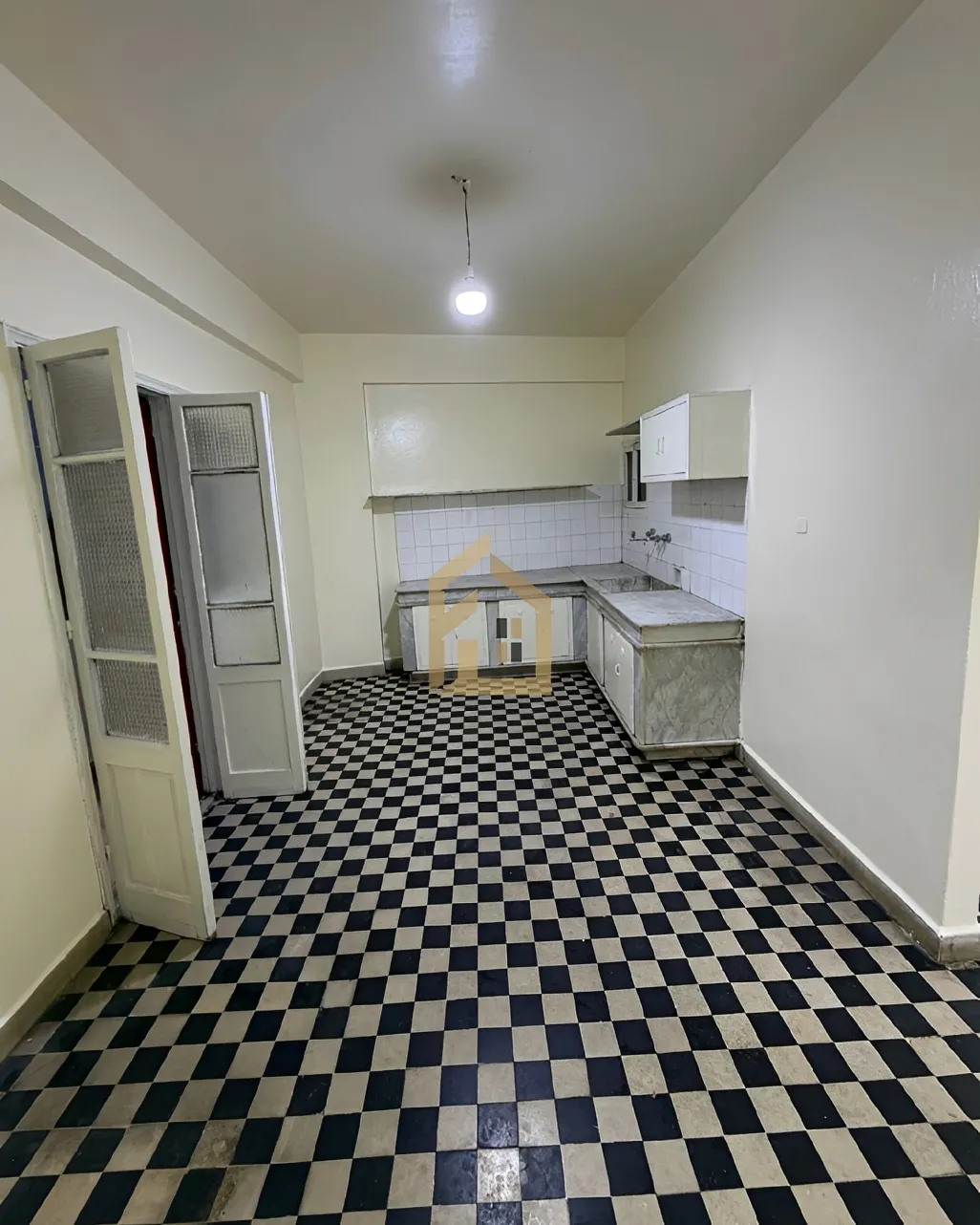 Apartment for sale in Mar Elias refugee camp, Beirut, Lebanon - 2 bed, 2 bath