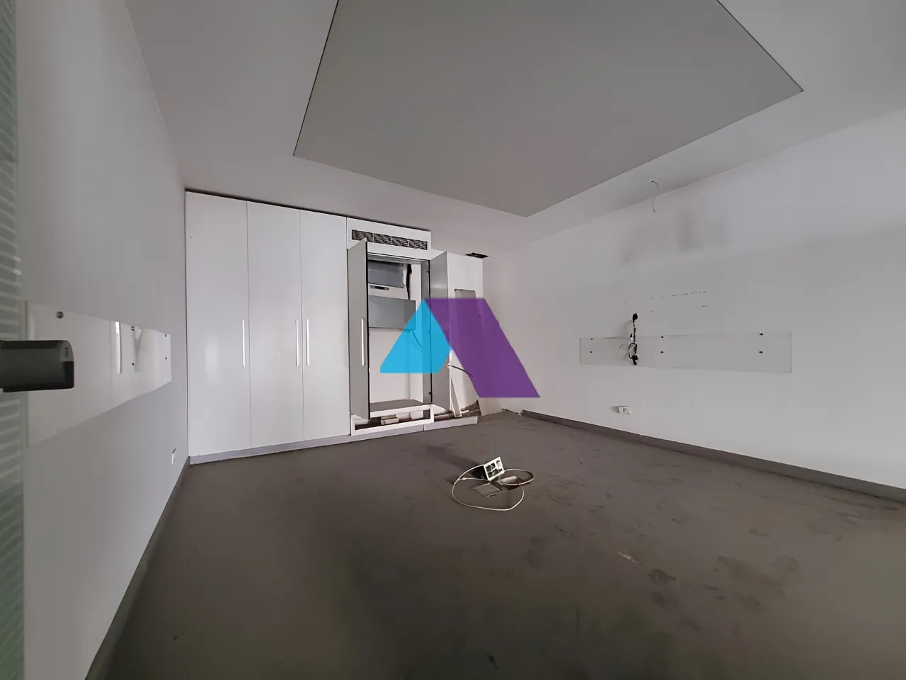 Office for rent in Remeil