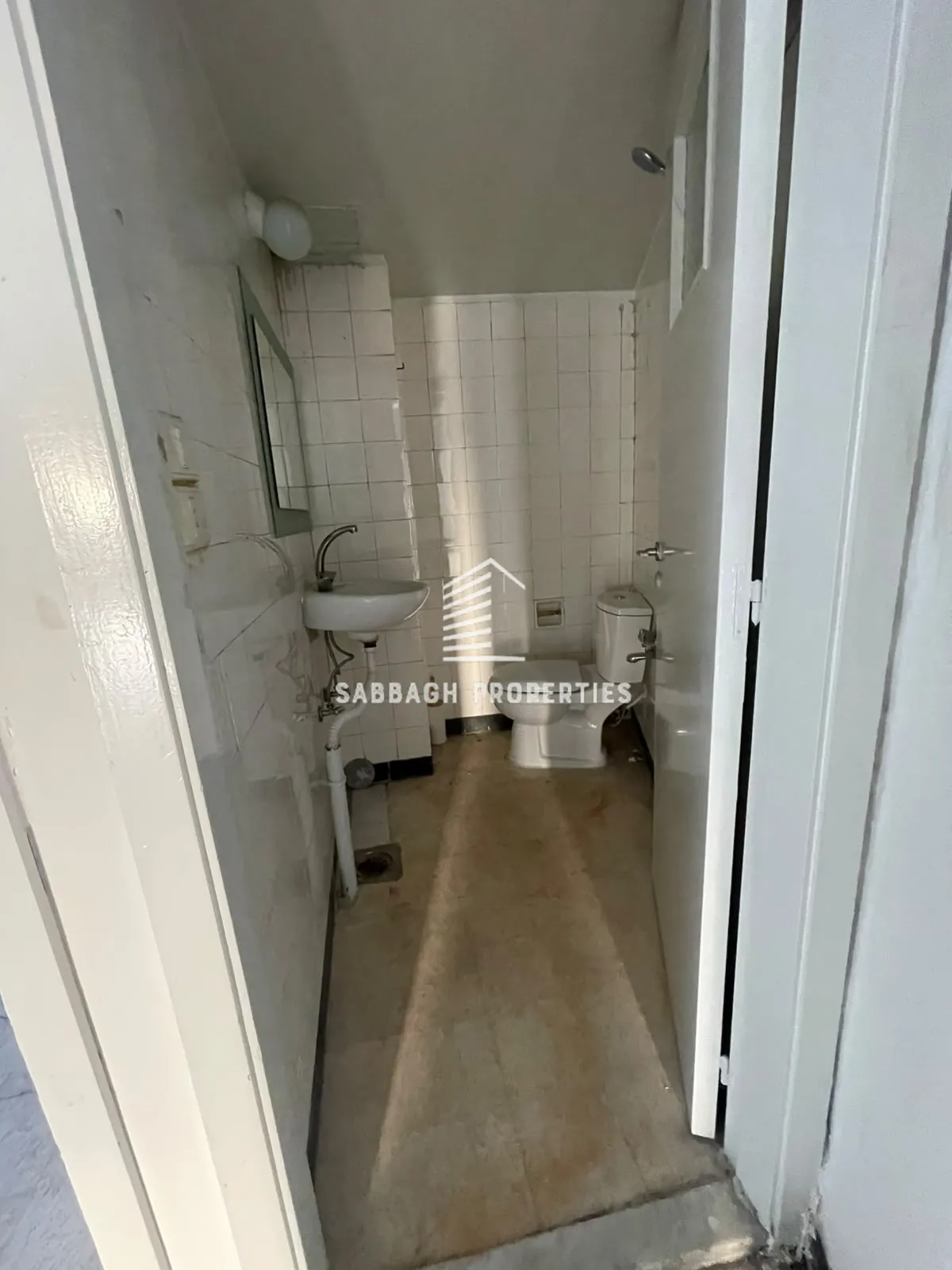 Apartment for rent in Geitawi, beirut, lebanon
