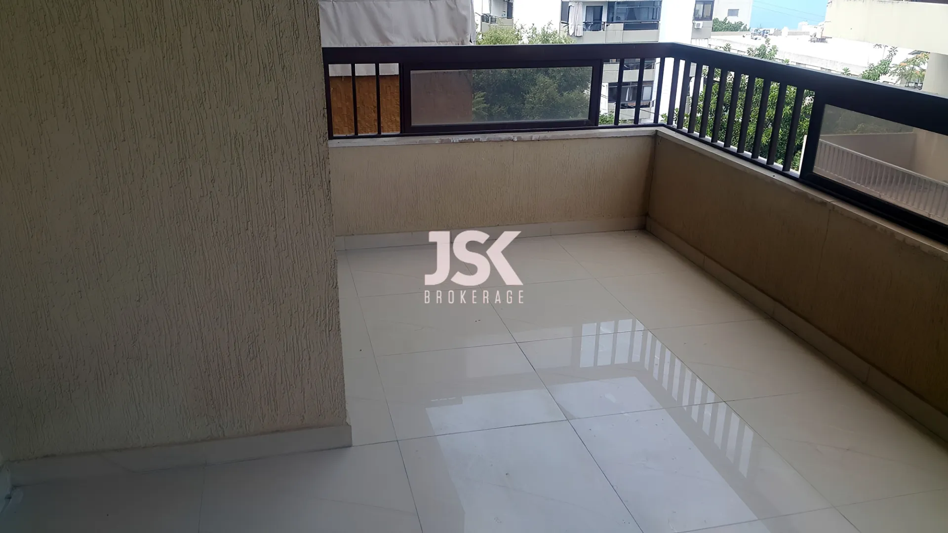 Apartment for Sale in Zouk Mosbeh - 3 bed, 3 bath