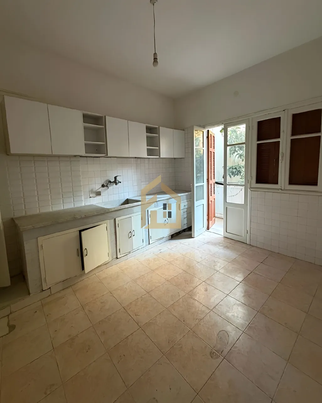 Apartment for rent in Achrafieh, Beirut, Lebanon - 3 bed, 2 bath