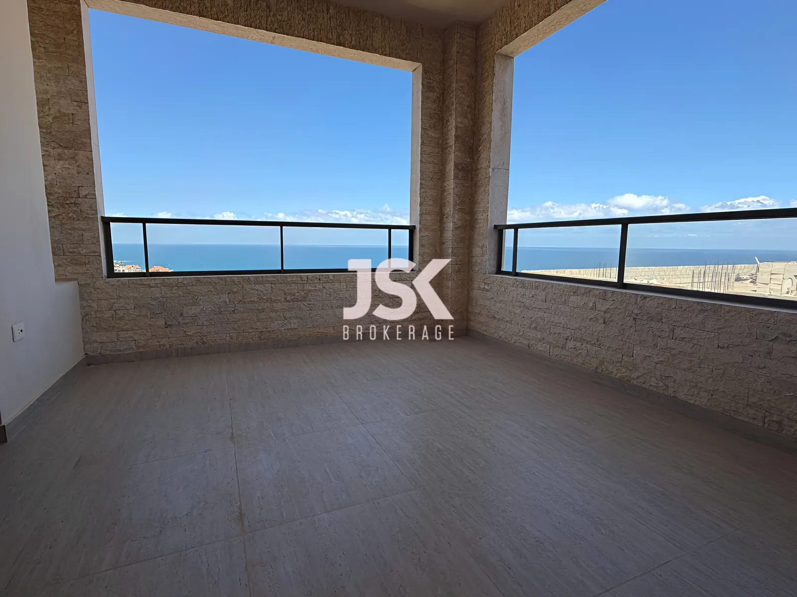 Apartment for Sale in Batroun - 3 bed