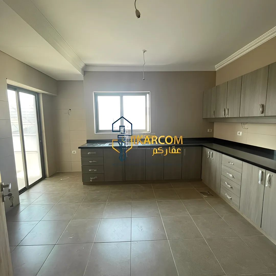 Apartment for Sale in Ras Al Naba'a - 3 bed, 3 bath