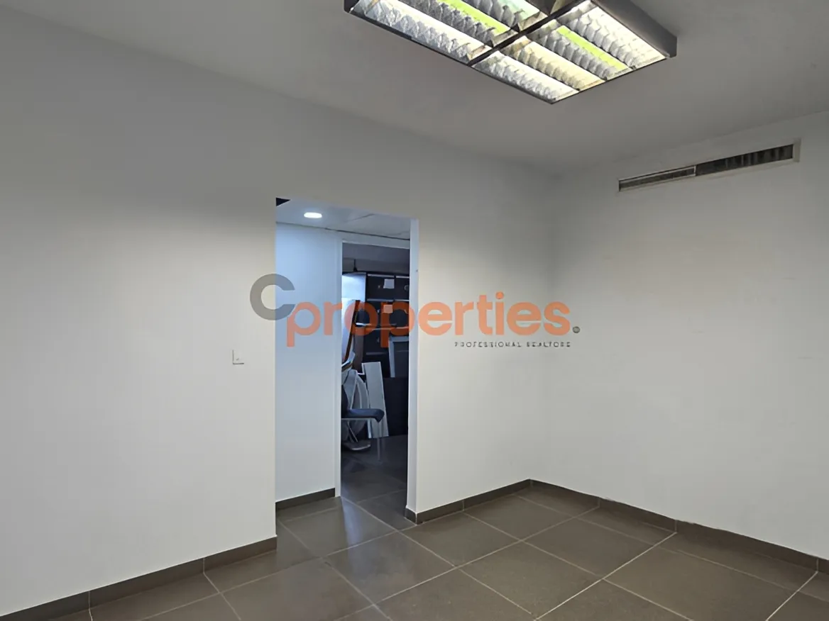 Office for Rent in Forn El Chebbak
